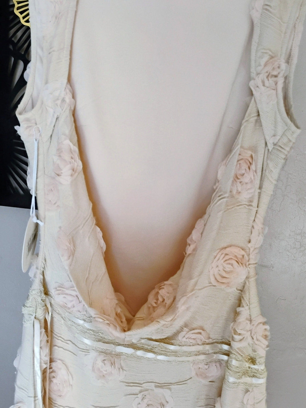 Bailey Rose Size M NWT Women’s Ivory Floral Appliqué Backless Dress